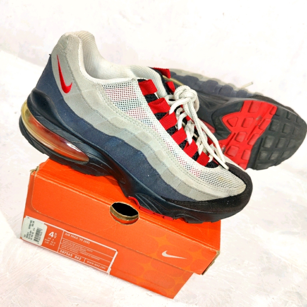 Air max 95 chillies red sz 4.5 y / 6 wmns